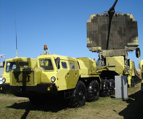 64N6 radar with MAZ-74106 tractor truck