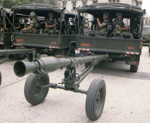 105mm Modelo 1974 FMK-1