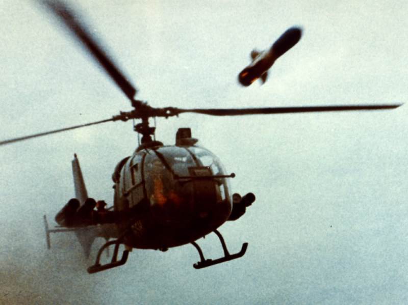 SOLIDO hélicoptére militaire GAZELLE missile HOT 